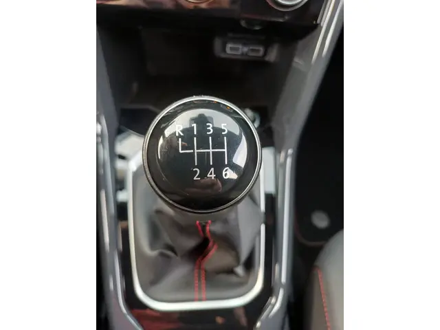 Volkswagen T-Roc 1.5 TSI Sport 2020 Benzine 50