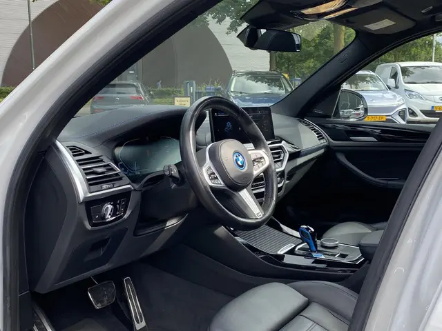 BMW iX3 High Executive 80 kWh 2022 Elektrisch 25