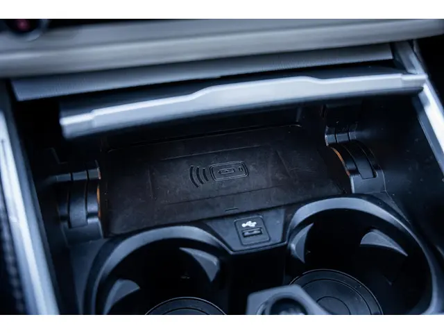 BMW 3 Serie 330i M-Sport 2019 Benzine 40