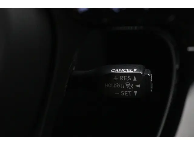 Toyota C-HR 1.8 Hybrid Style 2018 Hybride Benzine 32