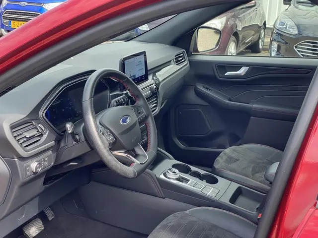 Ford Kuga 2.5 PHEV ST-Line X 2021 Hybride Benzine 28