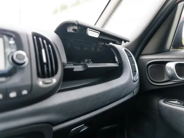 Fiat 500L 0.9 Lounge 105Pk Pano, 48.000km!!!! NAP !! 2015 Benzine 40