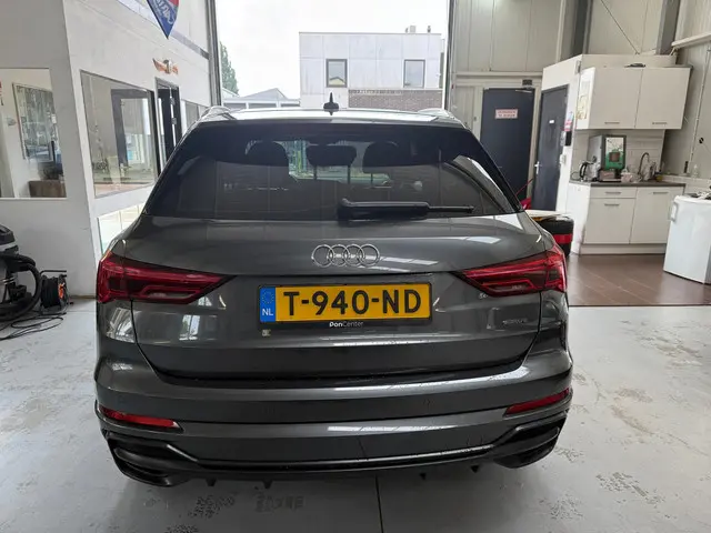 Audi Q3 40 TFSI quattro S edition 2020 Benzine 6