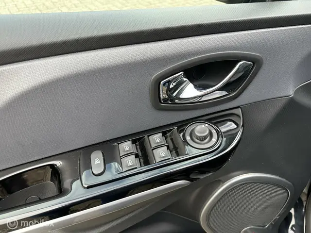 Renault Clio Estate 1.2 GT AUTOMAAT 2014 Benzine 18