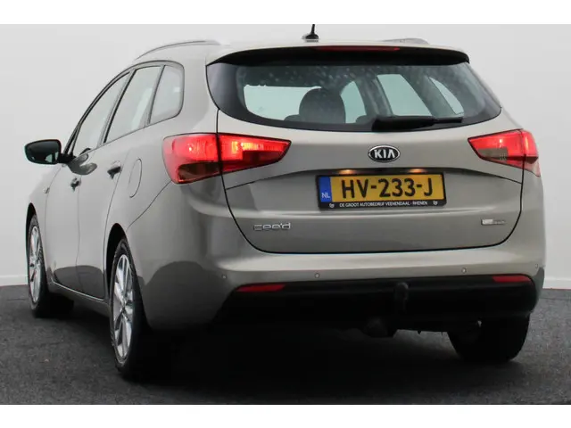 Kia cee'd Sportswagon 1.6 GDI First Edition 2016 Benzine 17