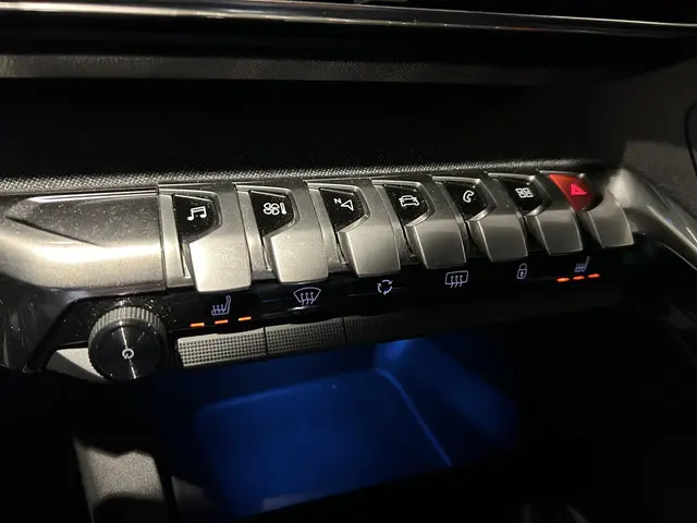 Peugeot 3008 1.6 PureTech GT Line 2020 Benzine 29