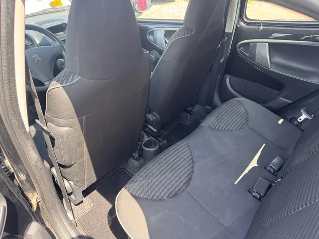 Peugeot 107 1.0 Active NAP / AIRCO / LED 2013 Benzine 12