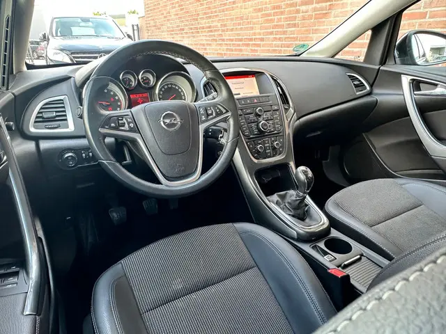 Opel Astra Sports Tourer 1.4 Turbo Cosmo 2014 Benzine 11