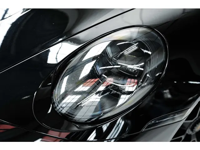 Porsche 911 Carrera GTS 2025 Benzine 18