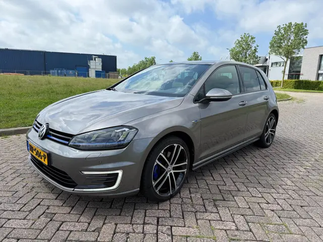 Volkswagen Golf 2