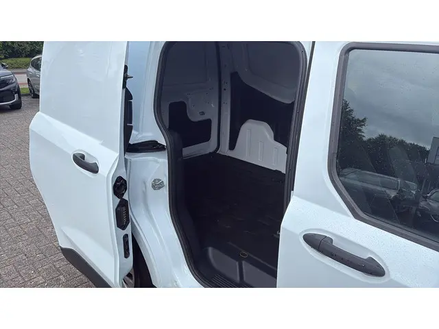Ford Transit Courier 1.0 EcoBoost Trend 2024 Benzine 4