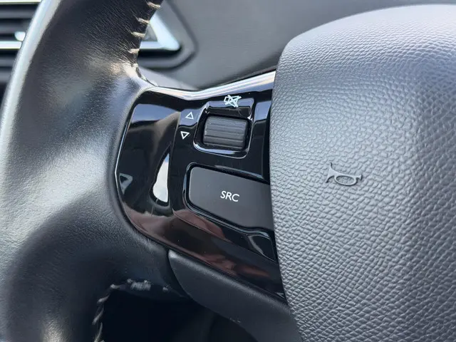 Peugeot 308 1.2 PureTech Allure 2019 Benzine 34