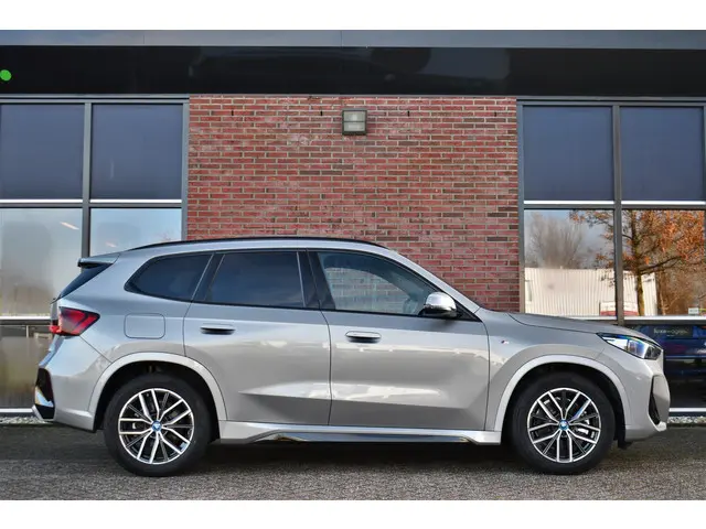 BMW X1 xDrive25e M-Sport 2024 Hybride Benzine 42