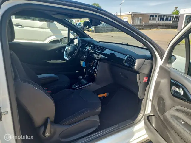 Citroën DS3 1.2 PureTech So Chic 2015 Benzine 8