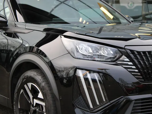 Peugeot 2008 1.2 PureTech 130 Allure 2024 Benzine 10