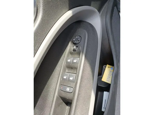 Jeep Avenger Longitude 54 kWh 2024 Elektrisch 8