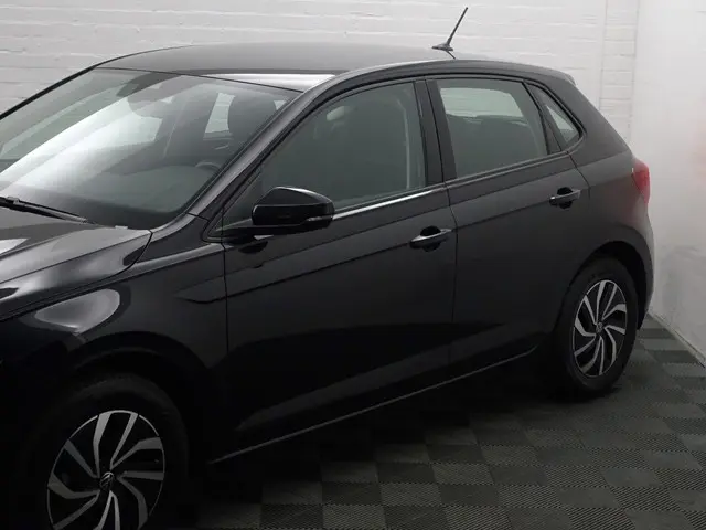 Volkswagen Polo 1.0 TSI Life- 2022 Benzine 23