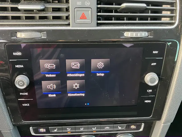 Volkswagen Golf Variant 1.6 TDI 2018 Diesel 35