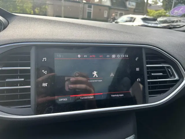 Peugeot 308 SW 1.2 Turbo 130 PK GT 2020 Benzine 16