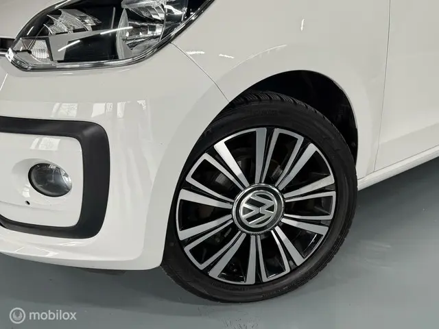 Volkswagen up! 1.0 BMT high up! 2019 Benzine 3