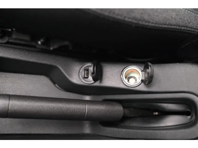 Citroën C3 PT 82 Selection 2016 Benzine 38