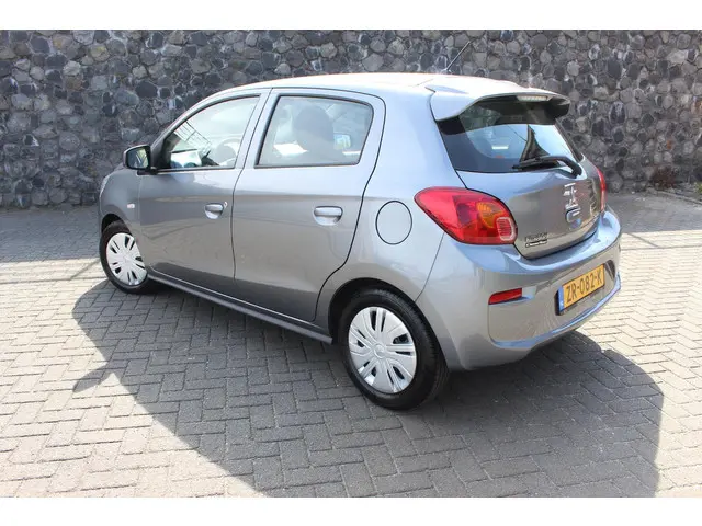 Mitsubishi Space Star 1.0 Cool+ 2019 Benzine 2