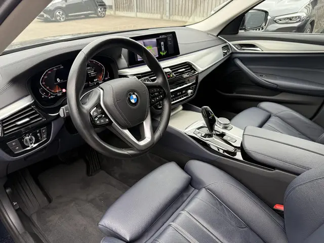 BMW 5 Serie Touring 540i xDrive Luxury Line 2020 Benzine 5