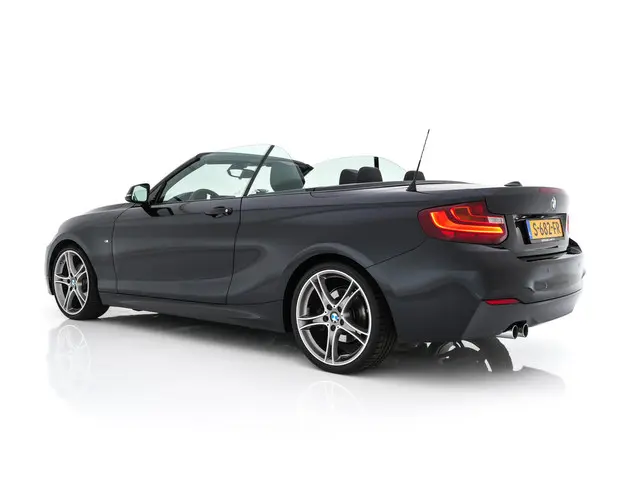 BMW 2 Serie Cabrio 220d Sport M-Sportpack 2016 Diesel 4