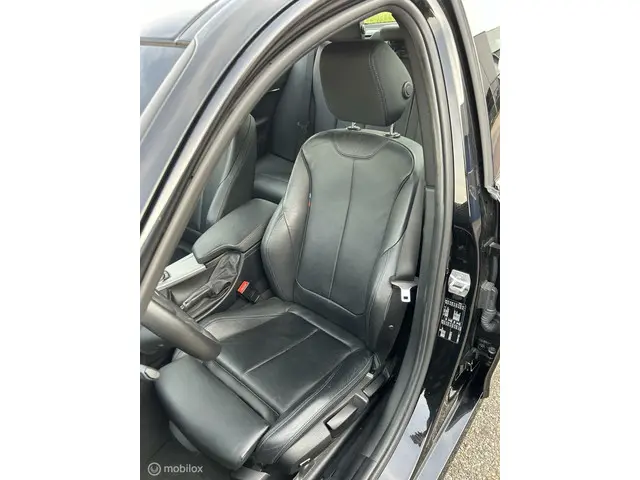 BMW 3 Serie 318i M High Executive 2019 Benzine 7
