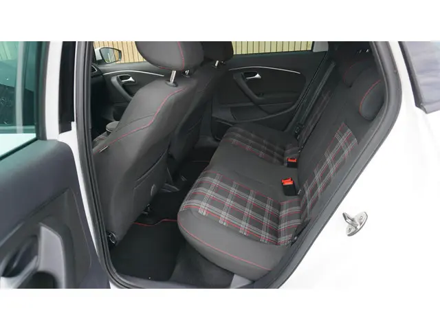 Volkswagen Polo 1.8 TSI 192PK GTI DSG 2015 Benzine 32