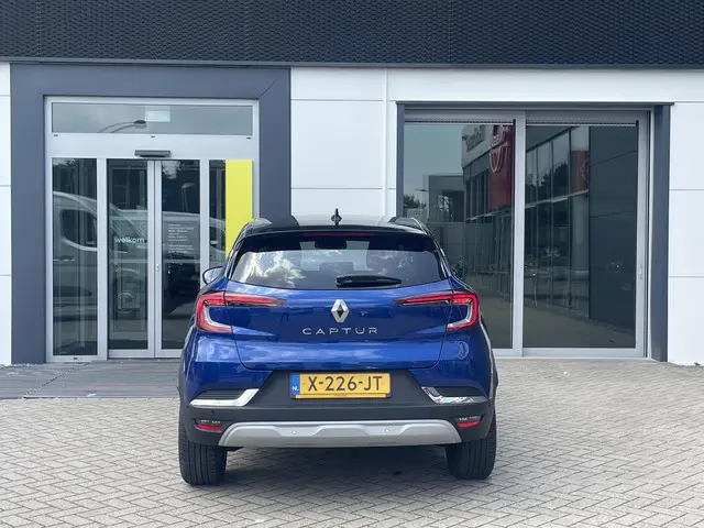 Renault Captur 1.0 TCe 90 techno 2023 Benzine 18