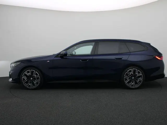 BMW i5 Touring eDrive40 2025 Elektrisch 4