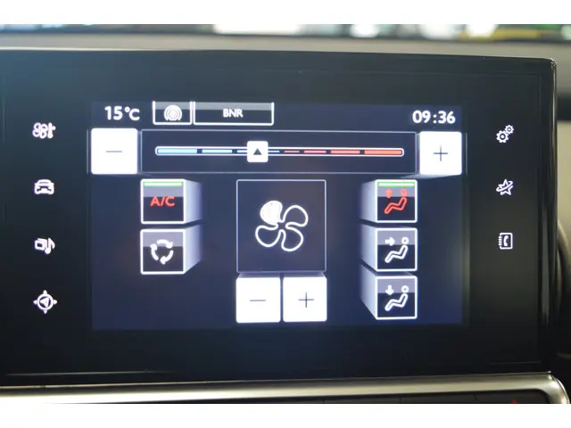 Citroën C4 Cactus 1.2 PureTech Feel 2017 Benzine 17