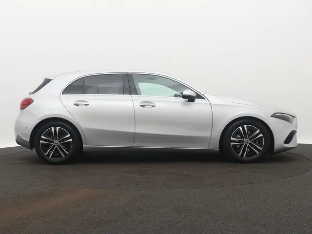 Mercedes-Benz A-Klasse 180 Business Line 2023 Benzine 17