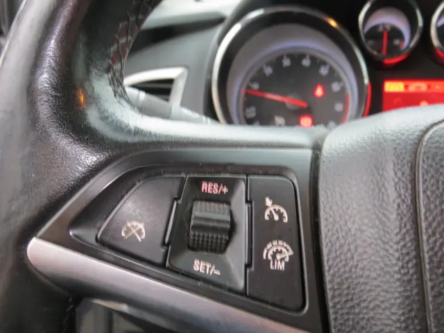 Opel Astra 1.4 Turbo Cosmo sedan 2012 Benzine 9