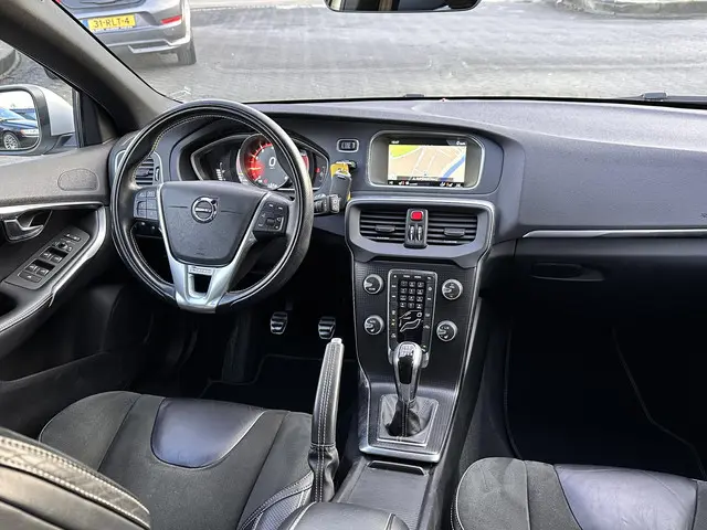 Volvo V40 2.0 T2 R-Design 2016 Benzine 5