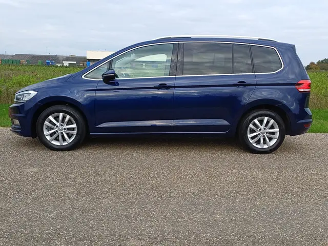 Volkswagen Touran 1.8 TSI Highline 2017 Benzine 10