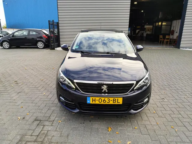 Peugeot 308 1.5 BlueHDi Blue Lease Executive 2019 Diesel 2