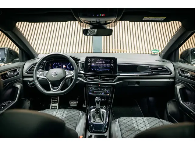Volkswagen T-Roc 1.5 TSI R-Line Edition 2024 Benzine 14