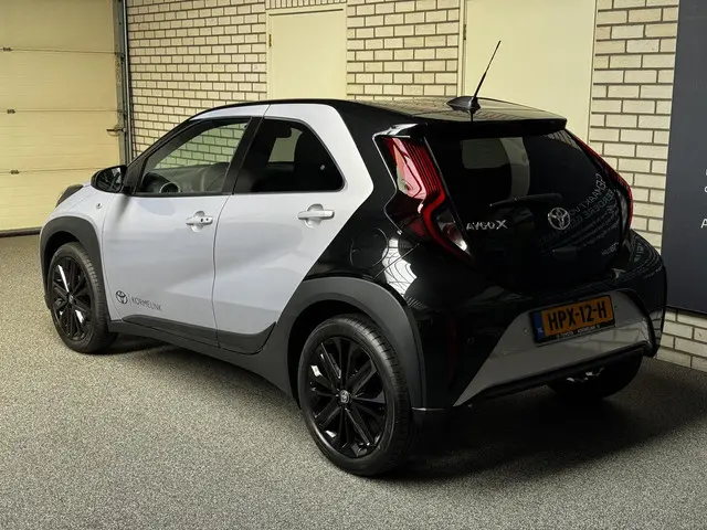 Toyota Aygo X 1.0 VVT-i S-CVT JBL automaat 2025 Benzine 4