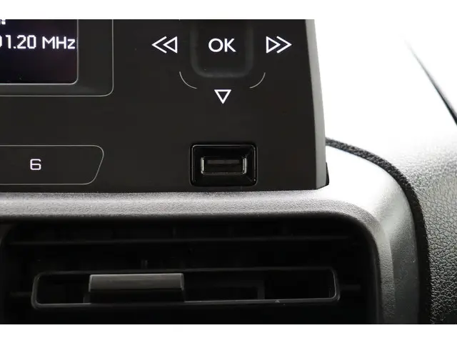 Citroën Berlingo 1.5 BlueHDI Control 2021 Diesel 19