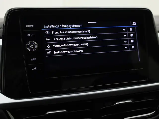 Volkswagen T-Roc 1.0TSI/116PK Life 2025 Benzine 9