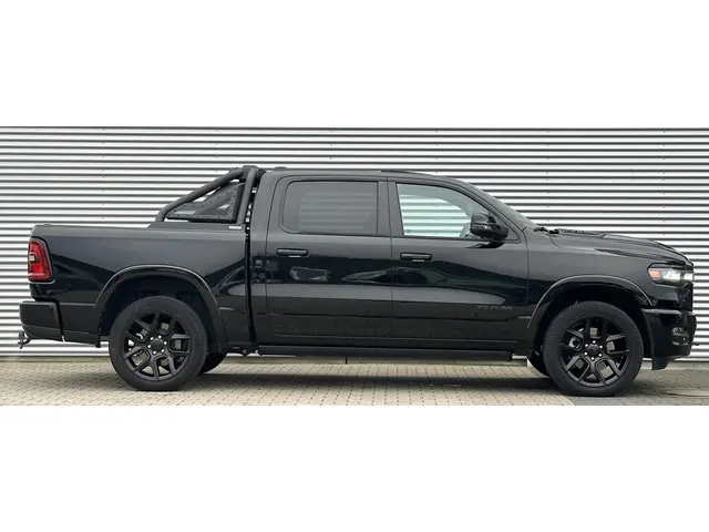 Dodge Ram 1500 3.0 V6 4x4 Crew Cab Laramie 2024 Benzine 12