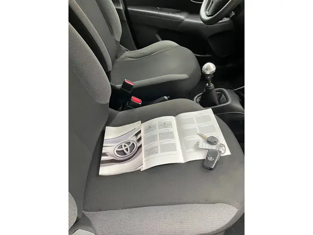 Toyota Aygo 1.0 VVT-i x-now 2017 Benzine 16