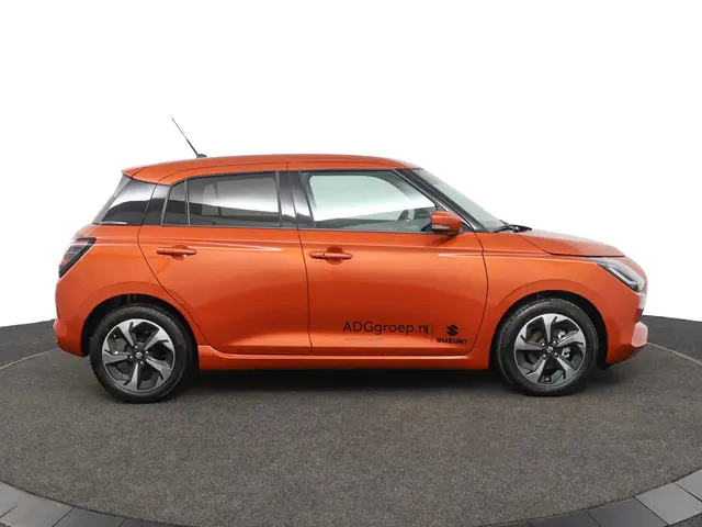Suzuki Swift 1.2 Style Smart Hybrid 2025 Benzine 13