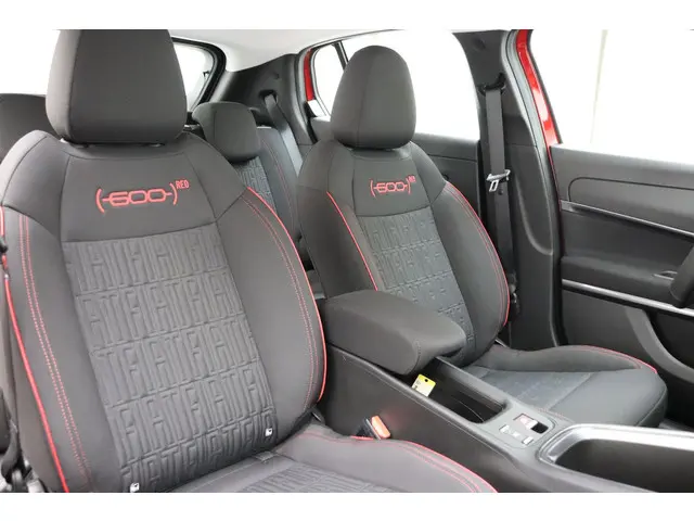 Fiat 600 600e RED 54 kWh 2023 Elektrisch 10