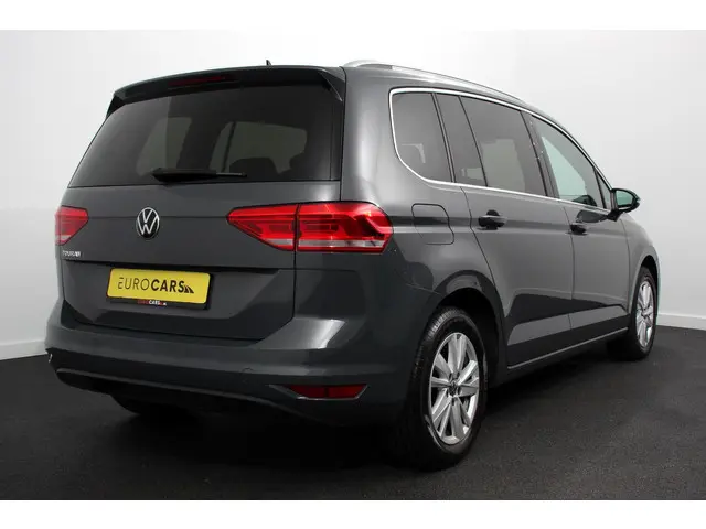 Volkswagen Touran 1.5 TSI DSG Highline 7p 2021 Benzine 4