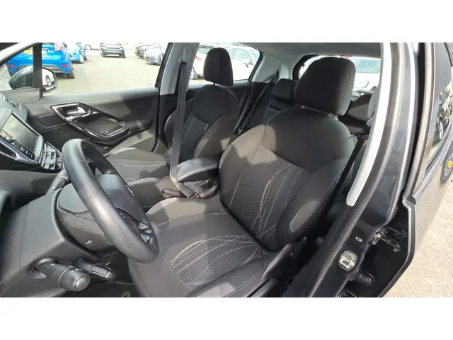 Peugeot 208 1.2 VTi Blue Lease 2012 Benzine 30
