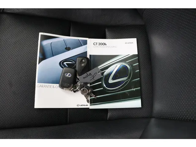 Lexus CT 200h 25th Edition 2015 Hybride Benzine 11