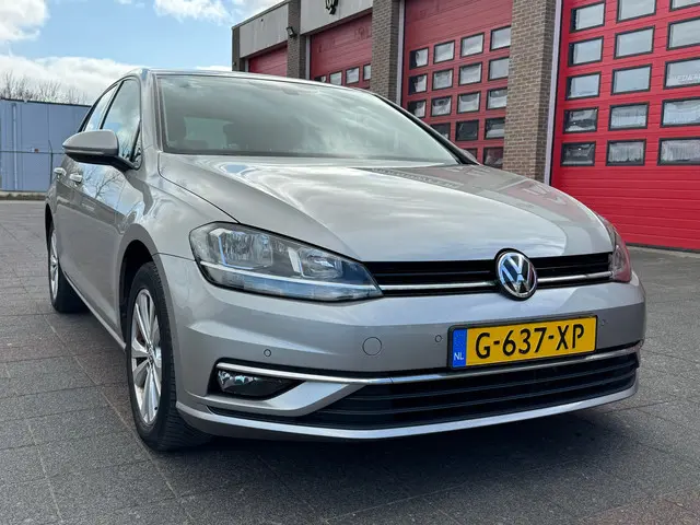 Volkswagen Golf 1.0 TSI Comfortline 2020 Benzine 6